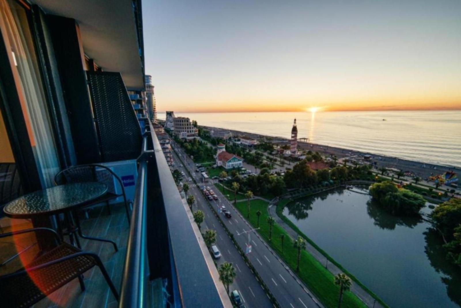 Orbi City Panoramic View Batumi Exterior foto
